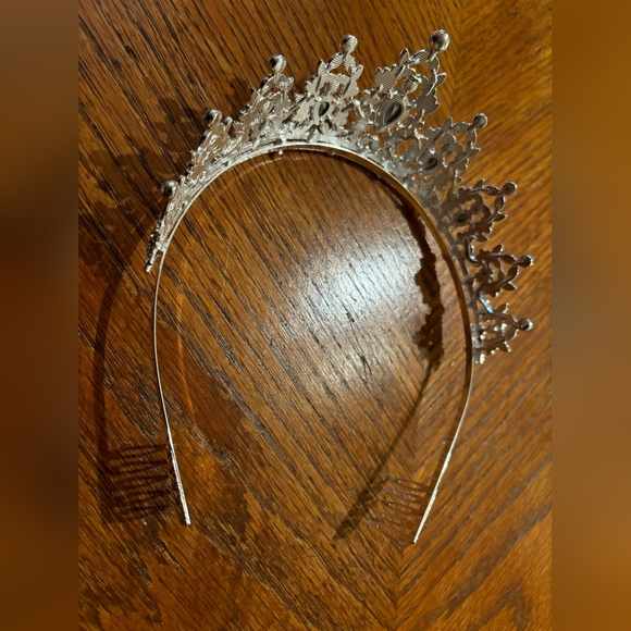 Wedding Tiara - Picture 2 of 6